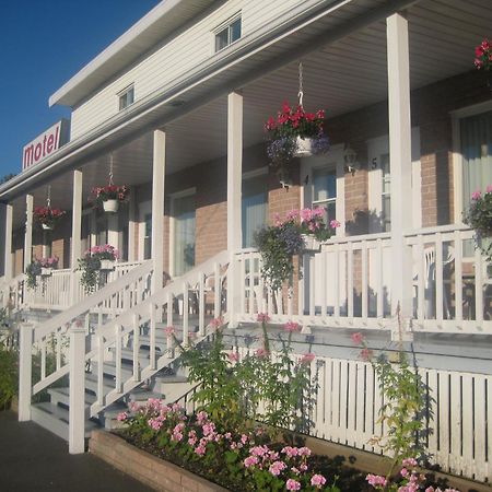 Motel Au Vieux Piloteux Rivière-du-Loup Zewnętrze zdjęcie
